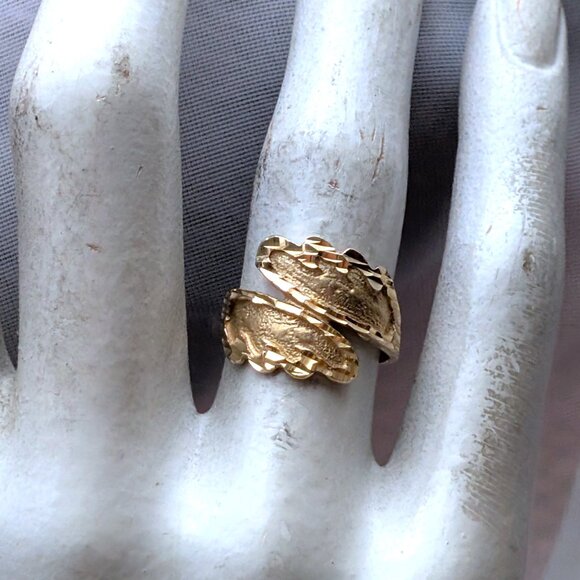 Vintage Solid 14K Yellow Gold Diamond Cut Leaf Bypass RING 14kt - Picture 9 of 14